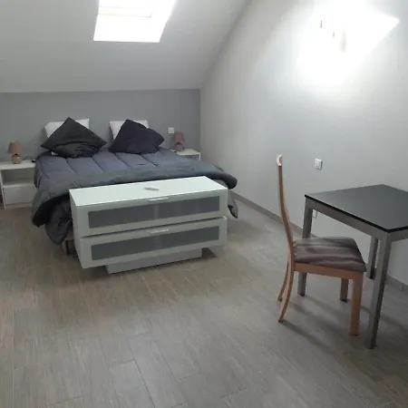 Petites Fleurs Des Champs Feriehus Puilly-et-Charbeaux